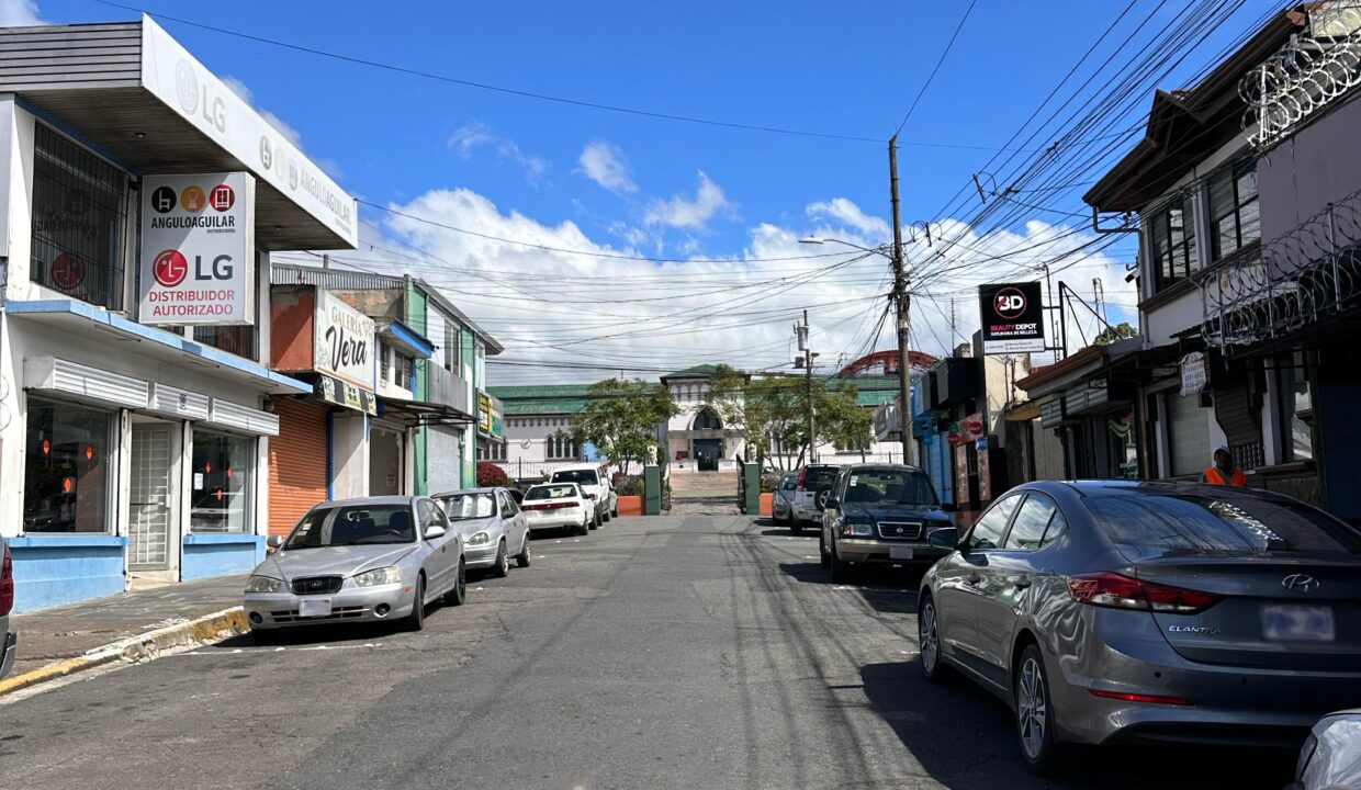 WhatsApp Image 2025-05-04 at 19.11.44