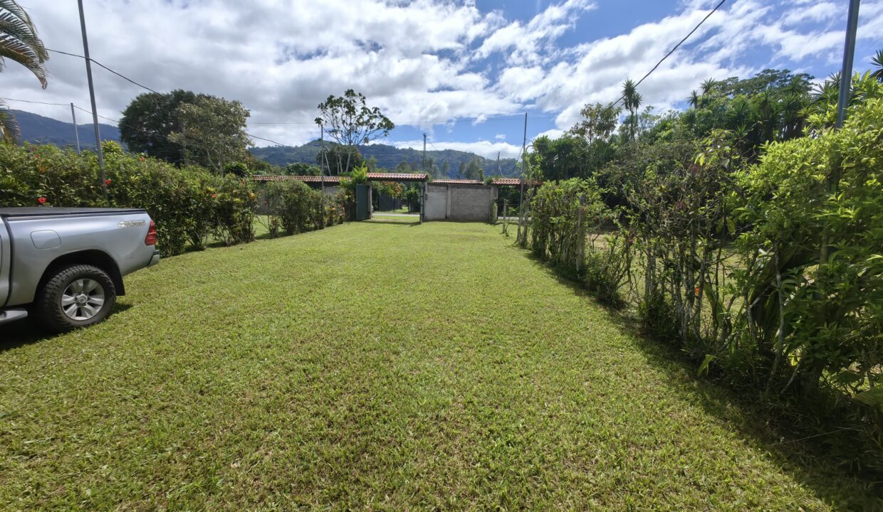 WhatsApp Image 2025-11-27 at 18.57.21