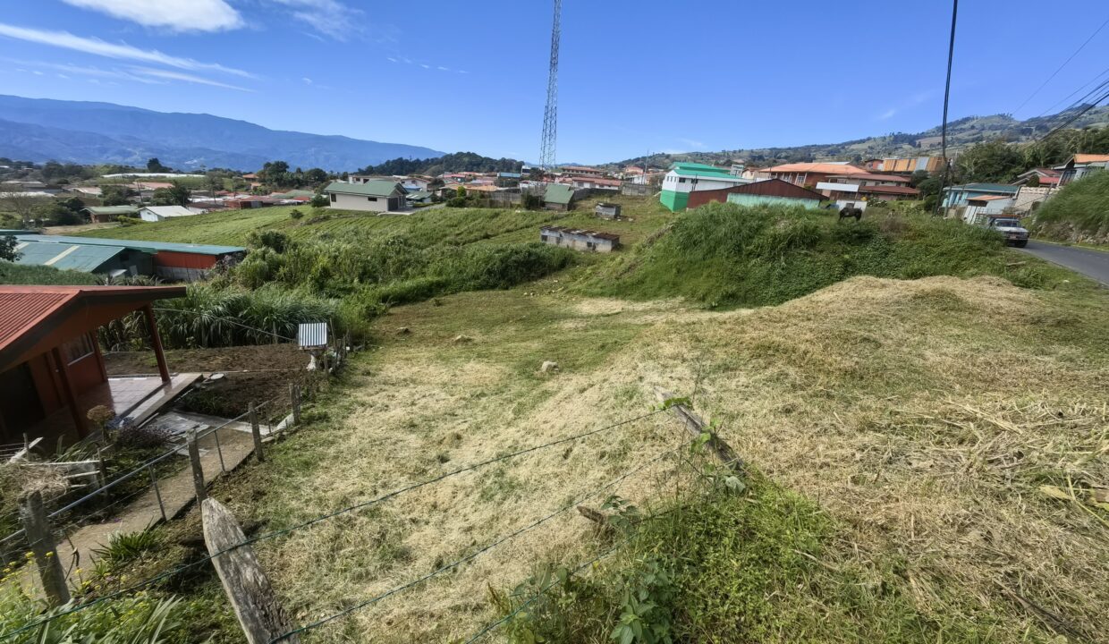 WhatsApp Image 2025-11-27 at 18.59.40