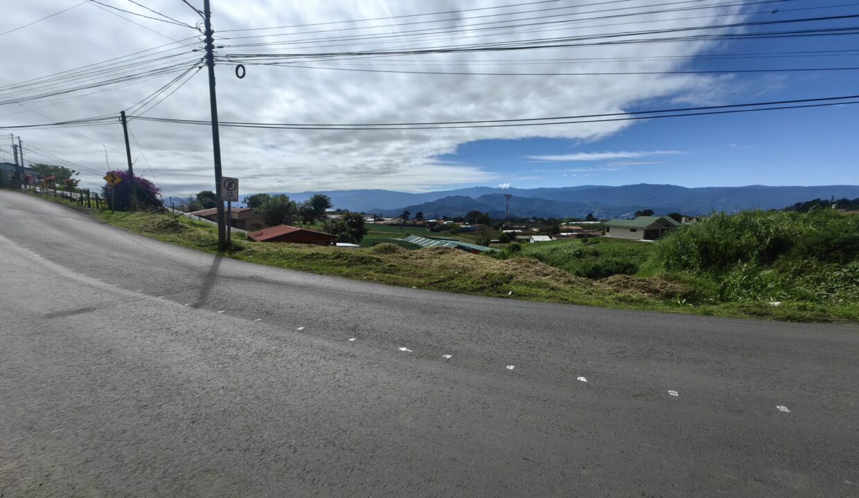 WhatsApp Image 2025-11-27 at 18.59.41 (1)