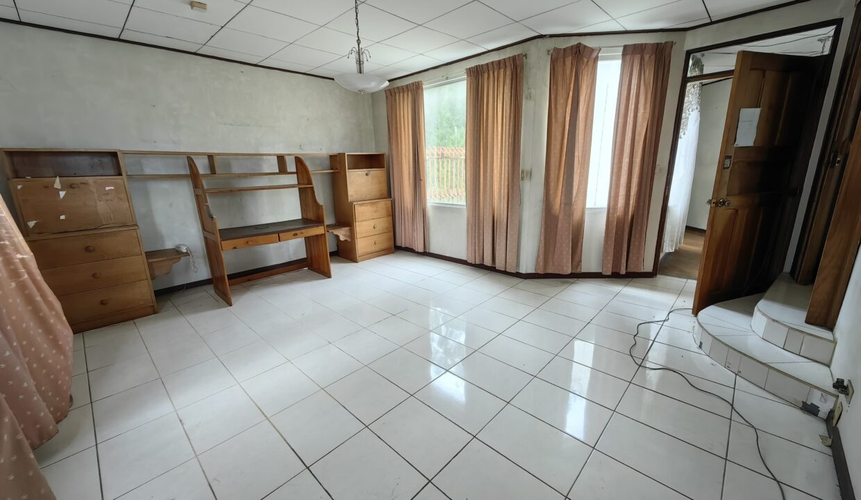 WhatsApp Image 2025-12-08 at 11.16.13