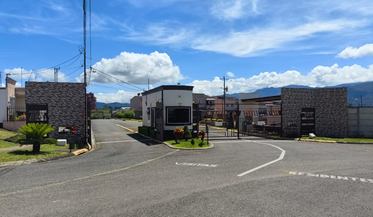 WhatsApp Image 2025-11-07 at 13.49.19