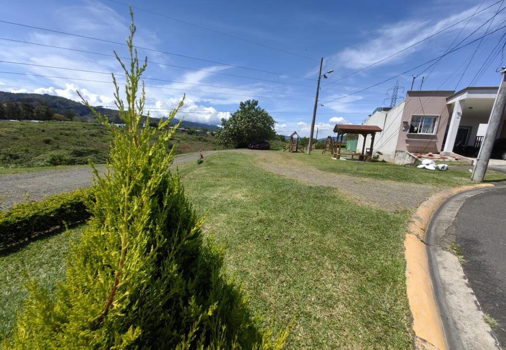 WhatsApp Image 2025-11-07 at 13.49.25 (1)